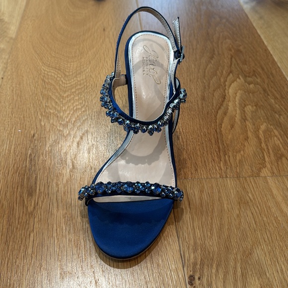 Jewel Badgley Mischka Stiletto in navy satin; size 9 - Picture 2 of 15